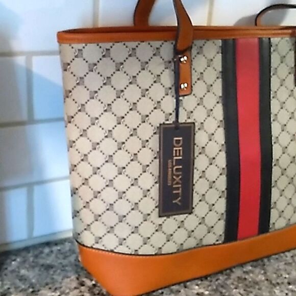 Deluxity Los Angeles Bag. NWT - Picture 4 of 13